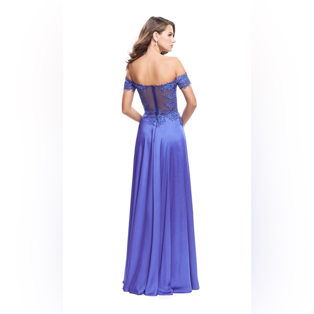 🌟🌟 La Femme Off Shoulder Dress - Picture 3 of 3